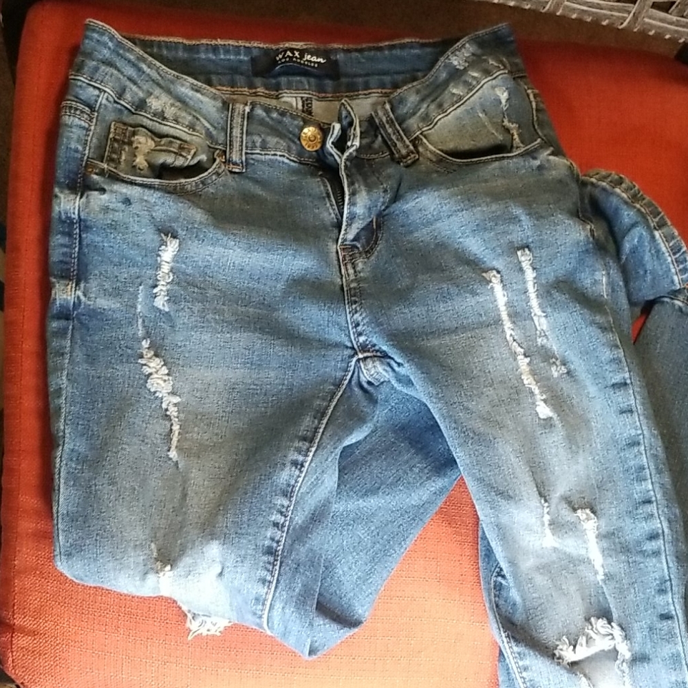 Cute Tattered Ankle Cut Jeans